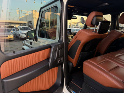 2018 Mercedes-Benz G500 4.0 Litres V8 twin-turbo Petrol Engine White Brown SUV