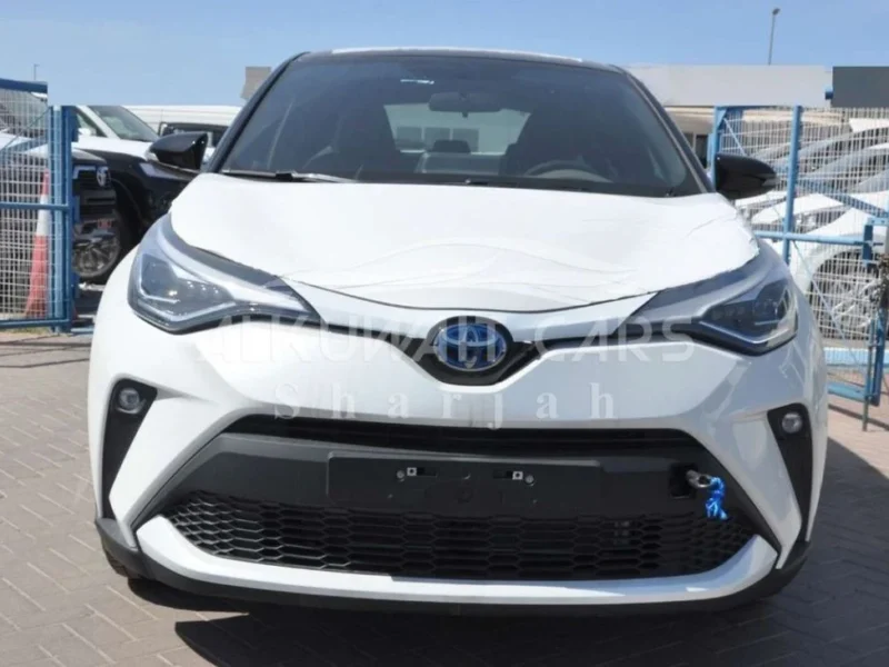 2023 Toyota C-HR 1.8 Litres HEV 4 Cylinders Engine White Black SUV Automatic