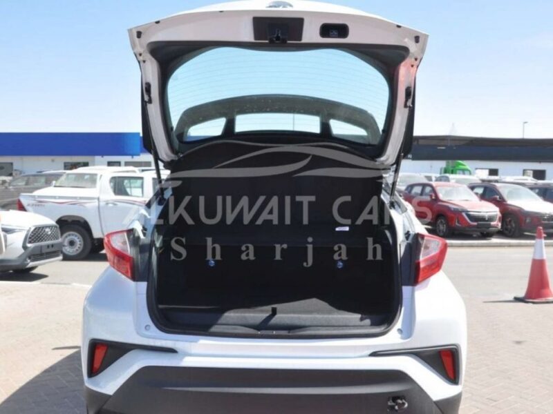 2023 Toyota C-HR 1.8 Litres HEV 4 Cylinders Engine White Black SUV Automatic