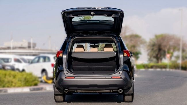 2024 Toyota RAV4 2.5 Litres 4 Cylinder Hybrid Engine Black Beige SUV Automatic