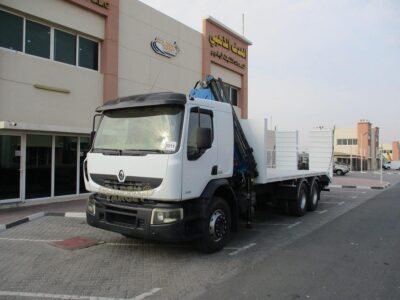 Renault KERAX 380 6x4 BONFIGLIOLI P15000M3 Crane 6 Cylinders Emgine White 2011