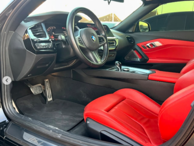 2019 BMW Z4 sDrive20i 2.0-liter turbocharged 4-cylinder Petrol Engine Blue Red Convertible