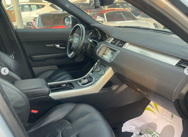 2015 Land Rover Range Rover Evoque 2.0L 4 Cylinders Turbocharged Petrol Silver Black SUV
