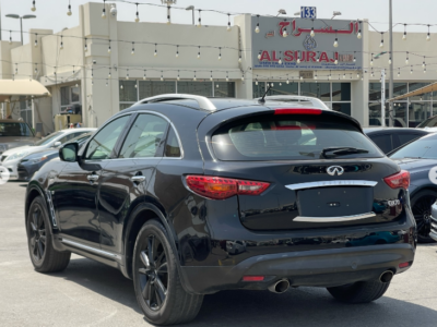 2014 Infiniti QX70 3.7 Litres V6 Petrol Engine Black Brown Luxury SUV Automatic GCC Specs