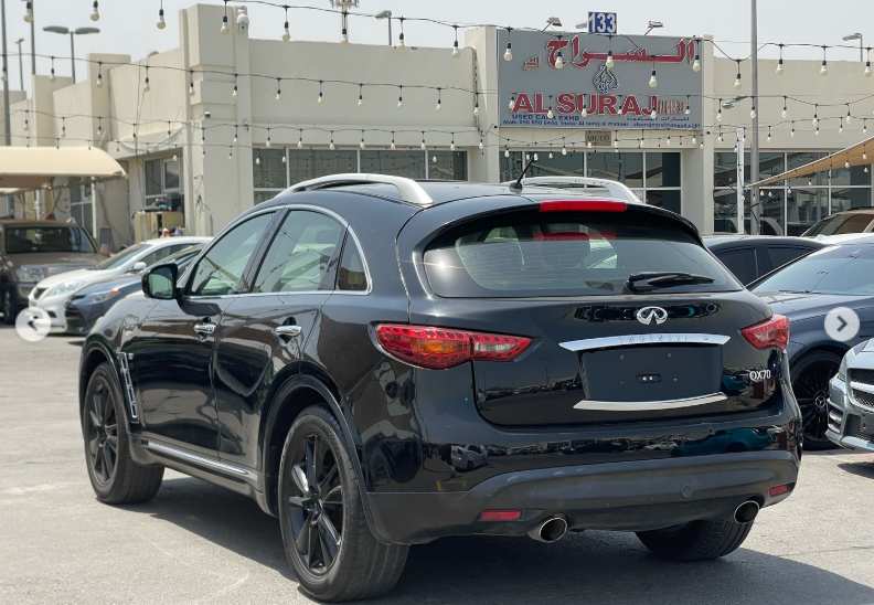 2014 Infiniti QX70 3.7 Litres V6 Petrol Engine Black Brown Luxury SUV Automatic GCC Specs