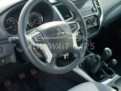 2023 Mitsubishi L200 2.4 Litres 4-Cylinder Diesel Engine White Grey Pickup Truck Manual