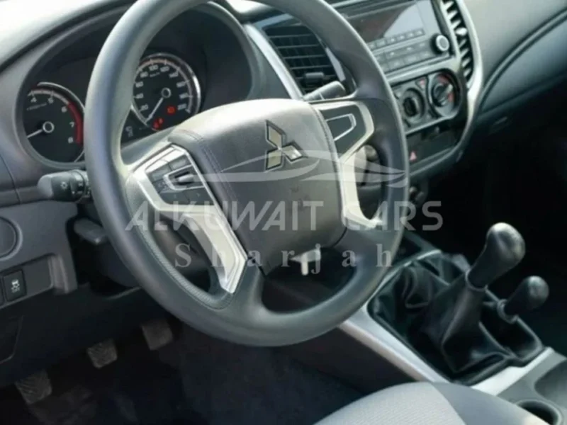 2023 Mitsubishi L200 2.4 Litres 4-Cylinder Diesel Engine White Grey Pickup Truck Manual