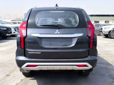 2023 Mitsubishi Pajero Sport 2.5 Litres Diesel Turbocharged Engine Grey Black SUV GCC Specs