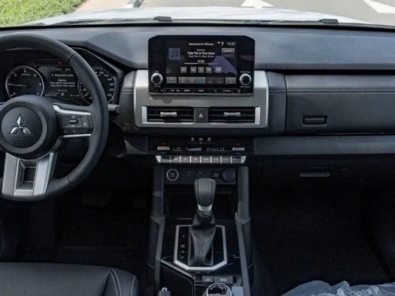 2024 Mitsubishi L200 Sportero 2.4L 4-cylinder Diesel Engine Grey Black Pickup Truck Automatic
