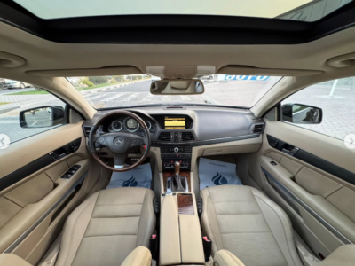 2011 Mercedes-Benz E550 5.5-liter Naturally Aspirated V8 Petrol Engine Black Beige Coupe