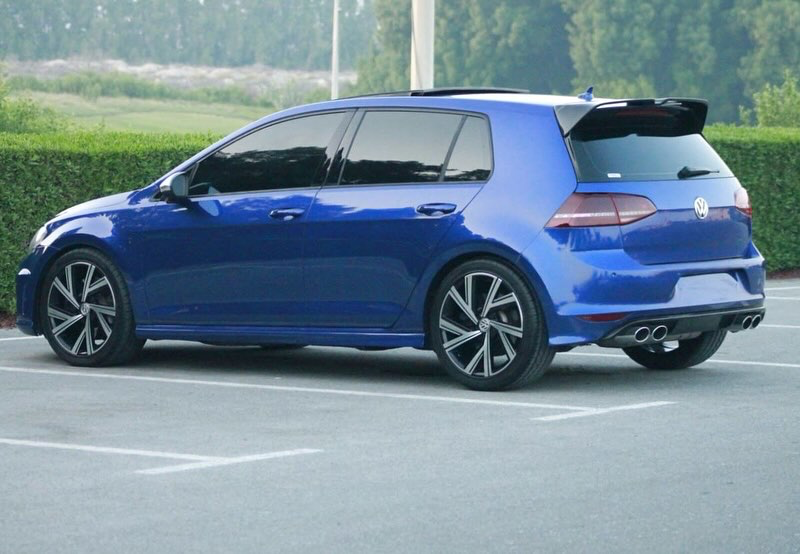 2016 Volkswagen Golf R 2.0-liter turbocharged 4 Cylinder Petrol Engine Blue Black Hatchback