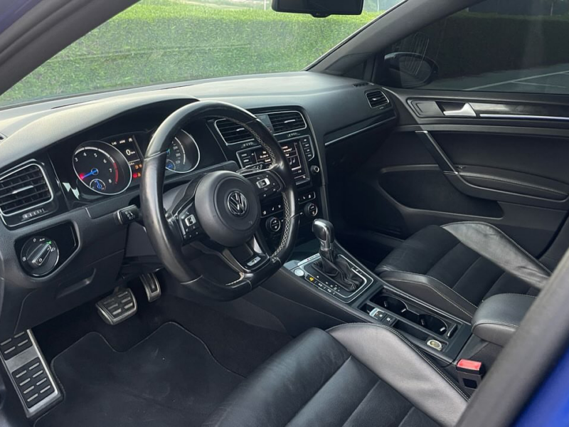 2016 Volkswagen Golf R 2.0-liter turbocharged 4 Cylinder Petrol Engine Blue Black Hatchback