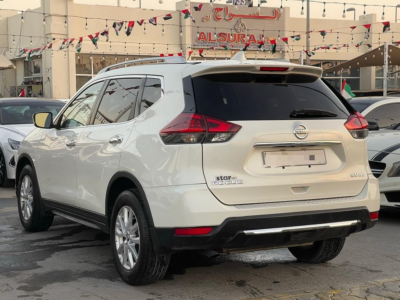 2018 Nissan Rogue 2.5 Litres 4-cylinder Petrol Engine White Black SUV