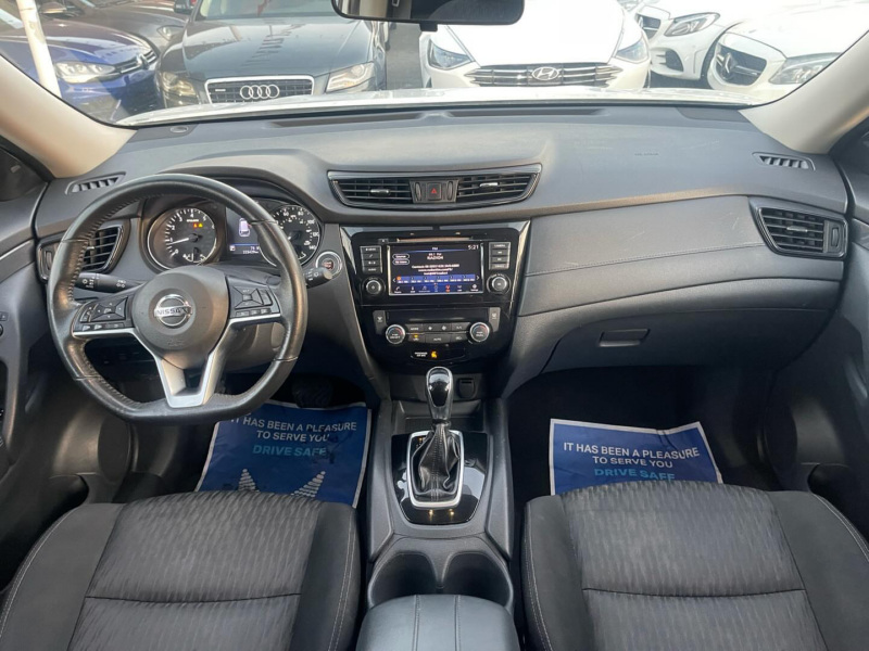 2018 Nissan Rogue 2.5 Litres 4-cylinder Petrol Engine White Black SUV