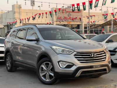 2015 Hyundai Santa Fe 2.4 Litres 4 Cylinders Petrol Engine Grey SUV GCC Specs
