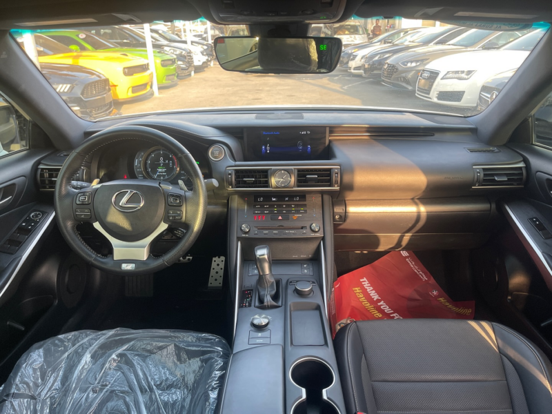 2019 Lexus IS300 2.0L Turbocharged 4-cylinder Engine White Black Sedan