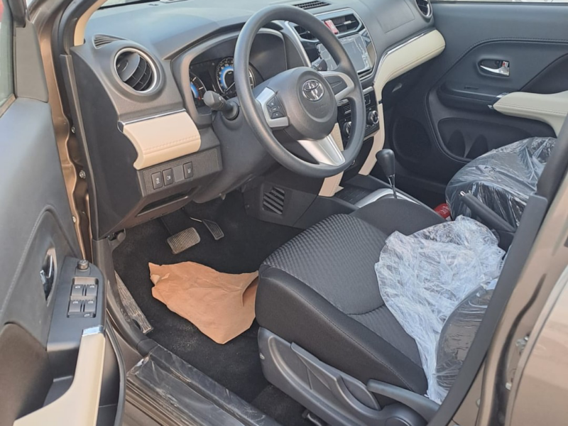 2023 Toyota Rush 1.5 Litres 4 Cylinders Petrol Engine Grey Black SUVAutomatic