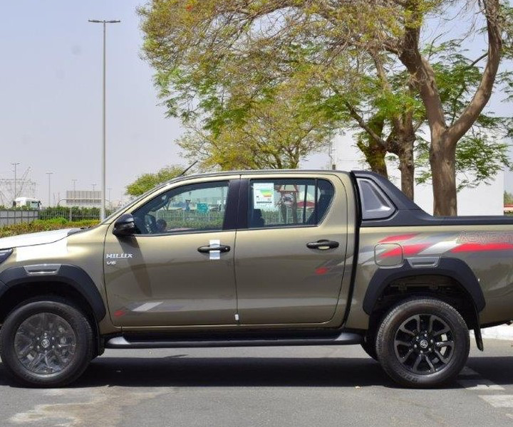 2023 Toyota Hilux 4.0 Litres V6 Petrol Engine AT Green Black Pickup Truck