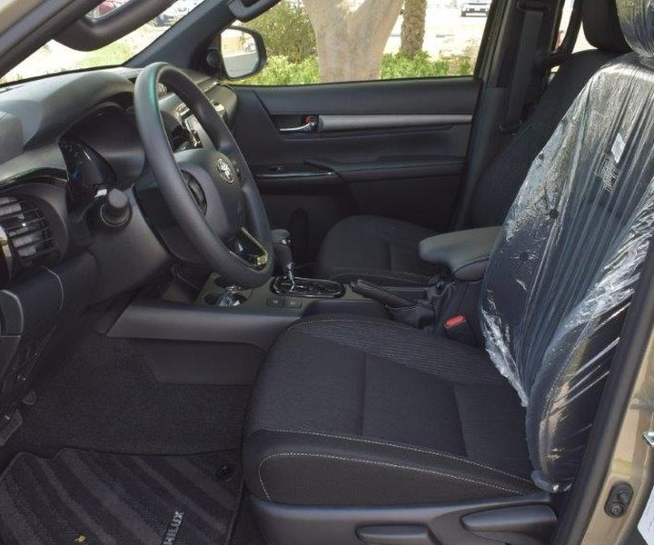 2023 Toyota Hilux 4.0 Litres V6 Petrol Engine AT Green Black Pickup Truck