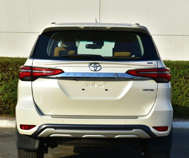 2022 Toyota Fortuner 2.8 Litres 4 Cylinder Diesel Turbo Engine White Tan SUV