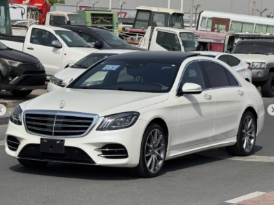 2019 Mercedes-Benz S560 4.0-liter twin-turbocharged Petrol Engine White Black Luxury Sedan