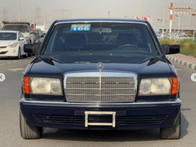 1991 Mercedes-Benz 300SE 3.0-liter inline-six Petrol Engine Black Blue Luxury Sedan
