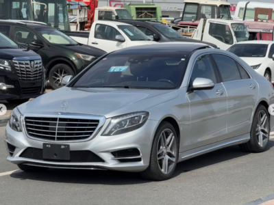 2014 Mercedes-Benz S 550 4.7-liter twin-turbocharged V8 Petrol Engine Silver Black Sedan