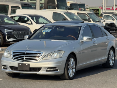 2012 Mercedes-Benz S550L AMG 4.6 Litres Twin-Turbo V8 Petrol Engine Silver Black Sedan