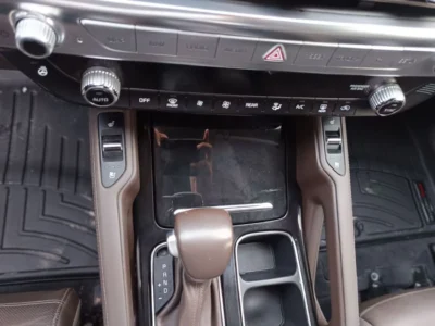 2020 Kia Telluride SX 3.8L Lambda II V6 Gasoline Direct Injection Black Brown SUV Full Option