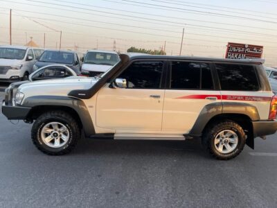 2015 Nissan Patrol ST Safari 4.8 Liters 6-cylinder Petrol Engine White Tan SUV Automatic