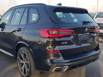 2019 BMW X5 xDrive30 M Sport 3.0 Litres inline-6 turbo Diesel Engine Black SUV