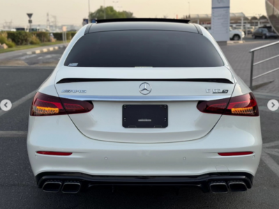 2021 Mercedes-Benz AMG E63s 4MATIC+ 4.0-liter twin-turbo V8 Engine White Black Sedan