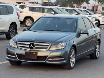 2012 Mercedes-Benz C350 3.5-liter V6 Petrol Engine Grey Black Sedan AUCTION GRADE 4.5/B
