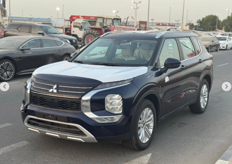 2025 Mitsubishi Outlander High Line 2.5 Litres 4 Cylinders Petrol Engine Black White SUV