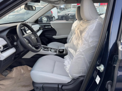 2025 Mitsubishi Outlander High Line 2.5 Litres 4 Cylinders Petrol Engine Black White SUV