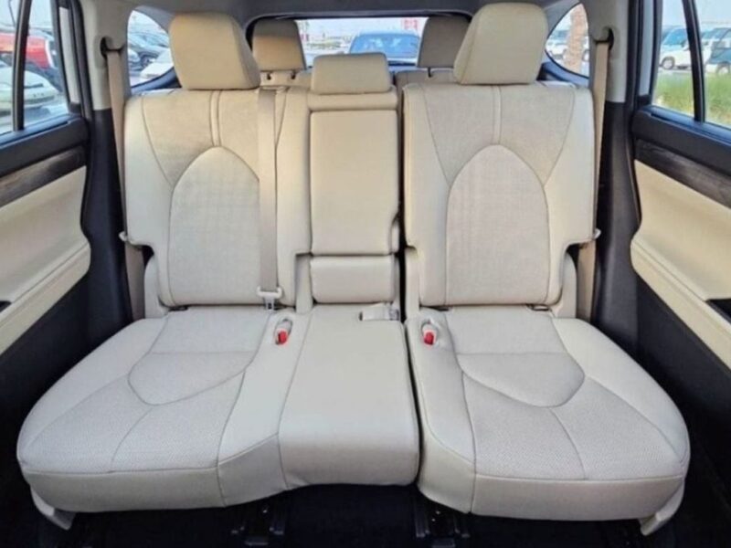 2024 Toyota Highlander Limited 2.5 Litres 4 Cylinders Hybrid Engine Silver Beige SUV