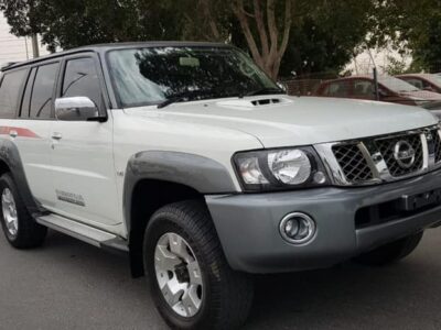 2016 Nissan Patrol ST Safari 4.8 Liters 6-cylinder Petrol Engine White Brown SUV