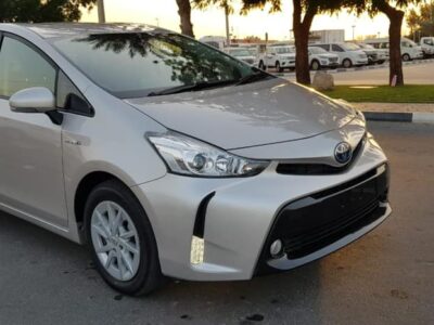 2020 Toyota Prius V 1.8-liter 4-cylinder petrol Engine Gold Black MPV Automatic