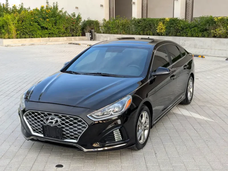 2018 Hyundai Sonata Sport 2.4 Litres 4-cylinder Petrol Engine Black Sedan FWD