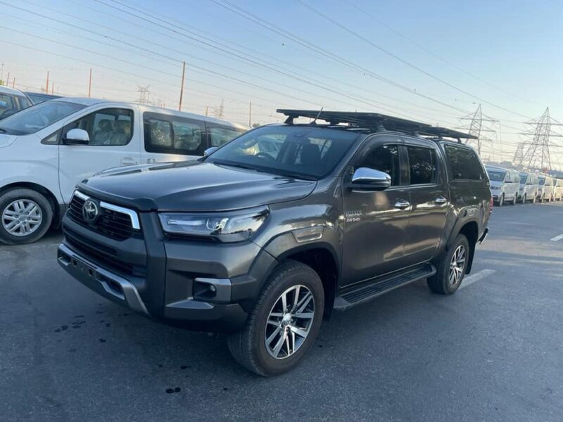 2019 Toyota Hilux SR5 Dual Cab 2.8L Cylinder Diesel Turbo Grey Black Pickup with Canopy