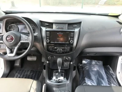 2025 Nissan Navara DC 2.5 Litres 4-cylinder Diesel Engine Grey Black Pick-up Truck