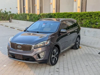 2016 Kia Sorento EX 3.3-liter V6 Petrol Engine Grey White SUV GCC Specs