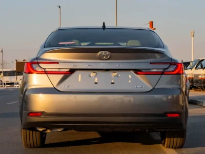 2025 Toyota Camry LE 2.5 Litres 4-Cylinder Hybrid Engine Grey Beige Sedan GCC Specs