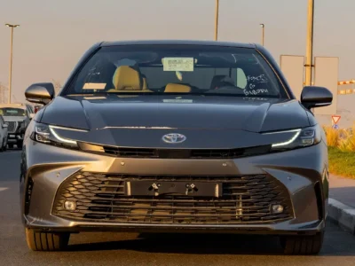 2025 Toyota Camry LE 2.5 Litres 4-Cylinder Hybrid Engine Grey Beige Sedan GCC Specs