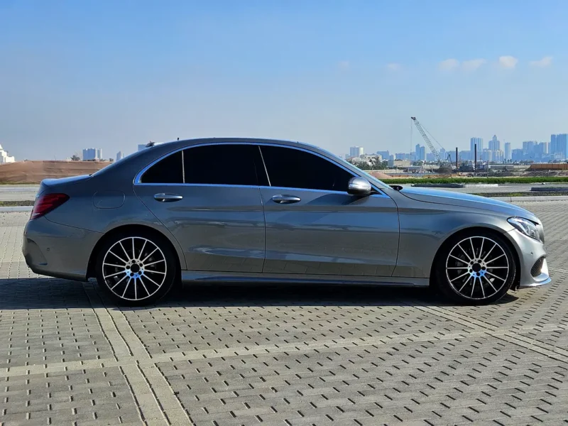 2015 Mercedes-Benz C200 2.0-liter Turbocharged 4-cylinder Petrol Engine Silver Red Sedan
