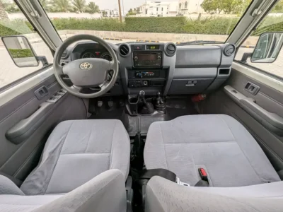 2018 Toyota Land Cruiser 79 4.5L V8 twin-turbo Diesel Engine White Grey Pickup