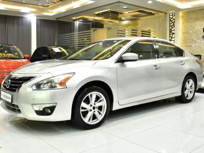 2015 Nissan Altima SV 2.5-liter 4 Cylinder Petrol Engine Silver Beige Sedan GCC Specs