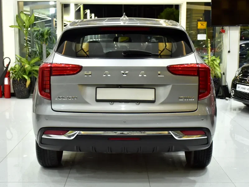 2024 Haval Jolion Deluxe 1.5L turbo 4-cylinder Petrol Engine Silver Black SUV