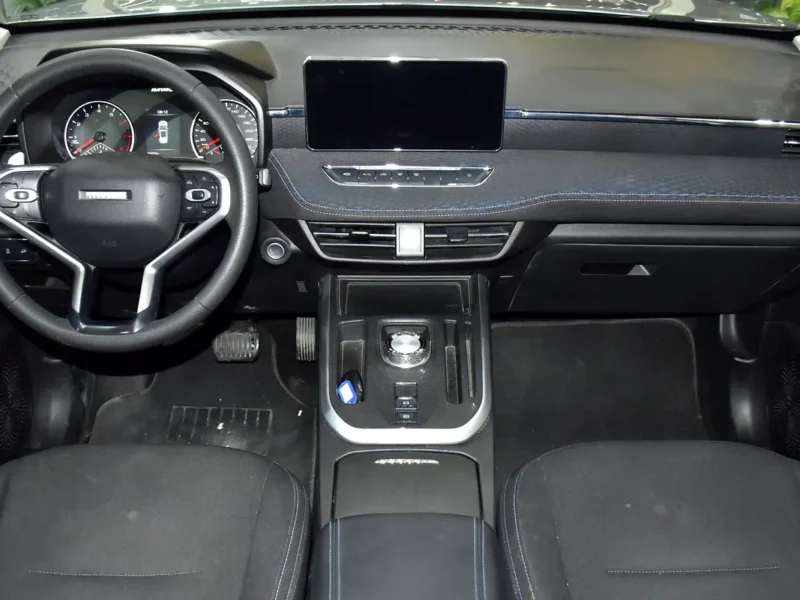 2024 Haval Jolion Deluxe 1.5L turbo 4-cylinder Petrol Engine Silver Black SUV