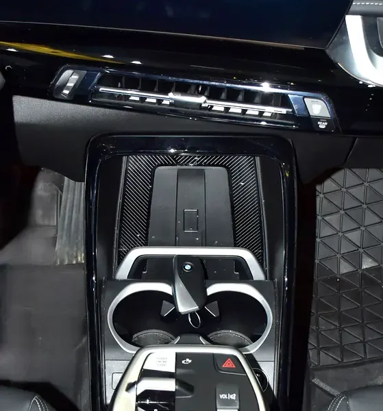 2025 BMW X1 xDrive28i 2.0-liter turbocharged 4-cylinder Engine Black Crossover
